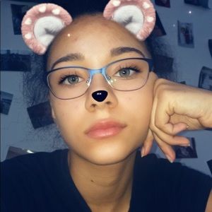 Meet your Posher, Monique